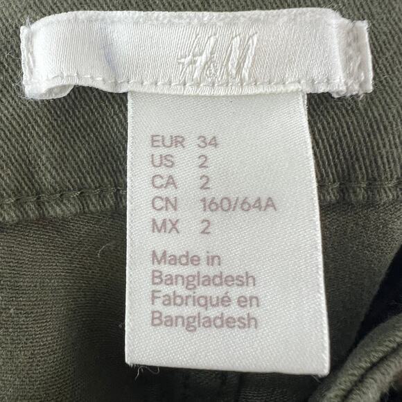 H&M Olive Green Short Cotton Denim Mid-Rise Dark Wash Roll Cuff Zip Fly Size 2 - Picture 4 of 5